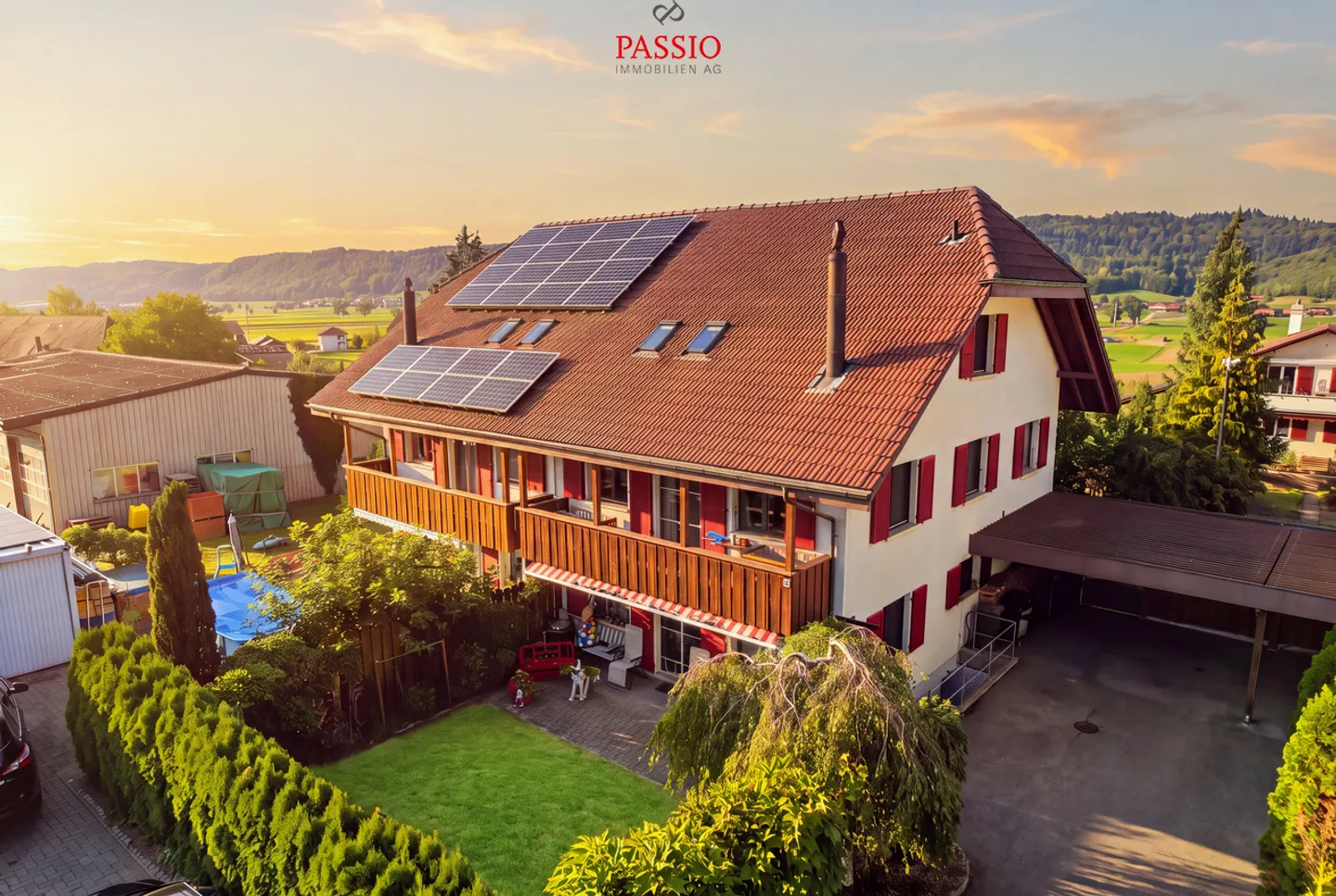 Casa bifamiliare di 6,5 locali con tanto spazio per la famiglia - Foto 1 di 35
