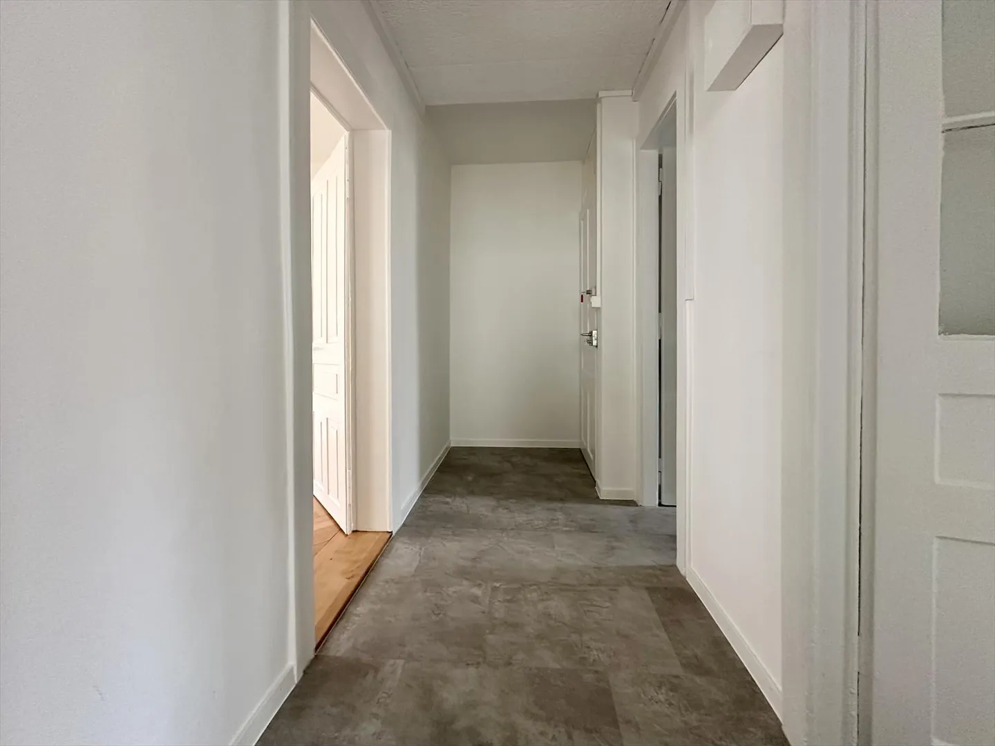 3.5 Room Apartment - Photo 7 of 7