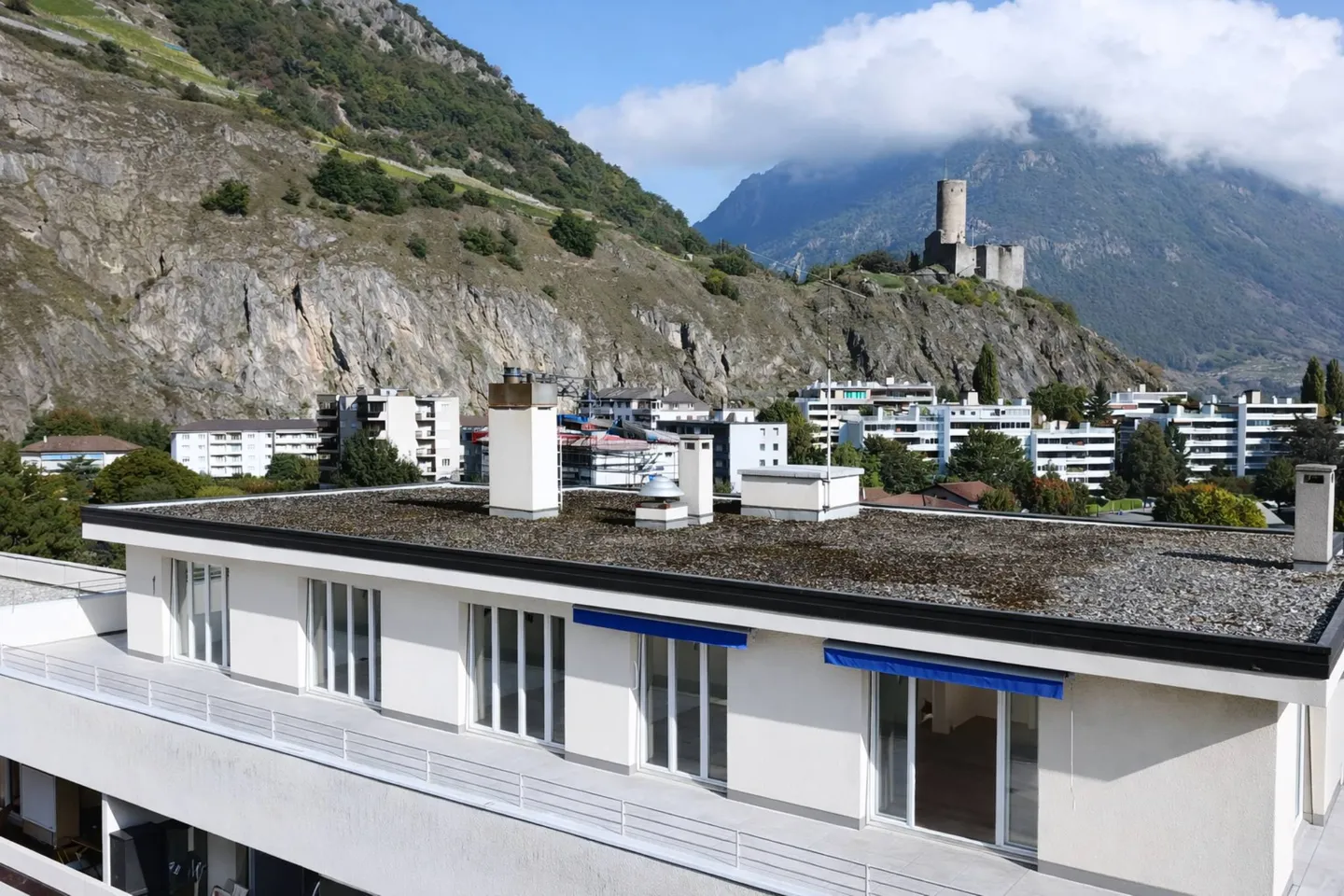 Penthouse in the heart of the Fusion district - Photo 10 of 11