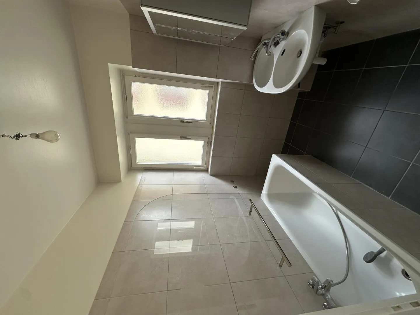 02212 - Appartement 4½ pièces - Combe-Grieurin 51 - La Chaux-de-Fonds - Photo 6 sur 6