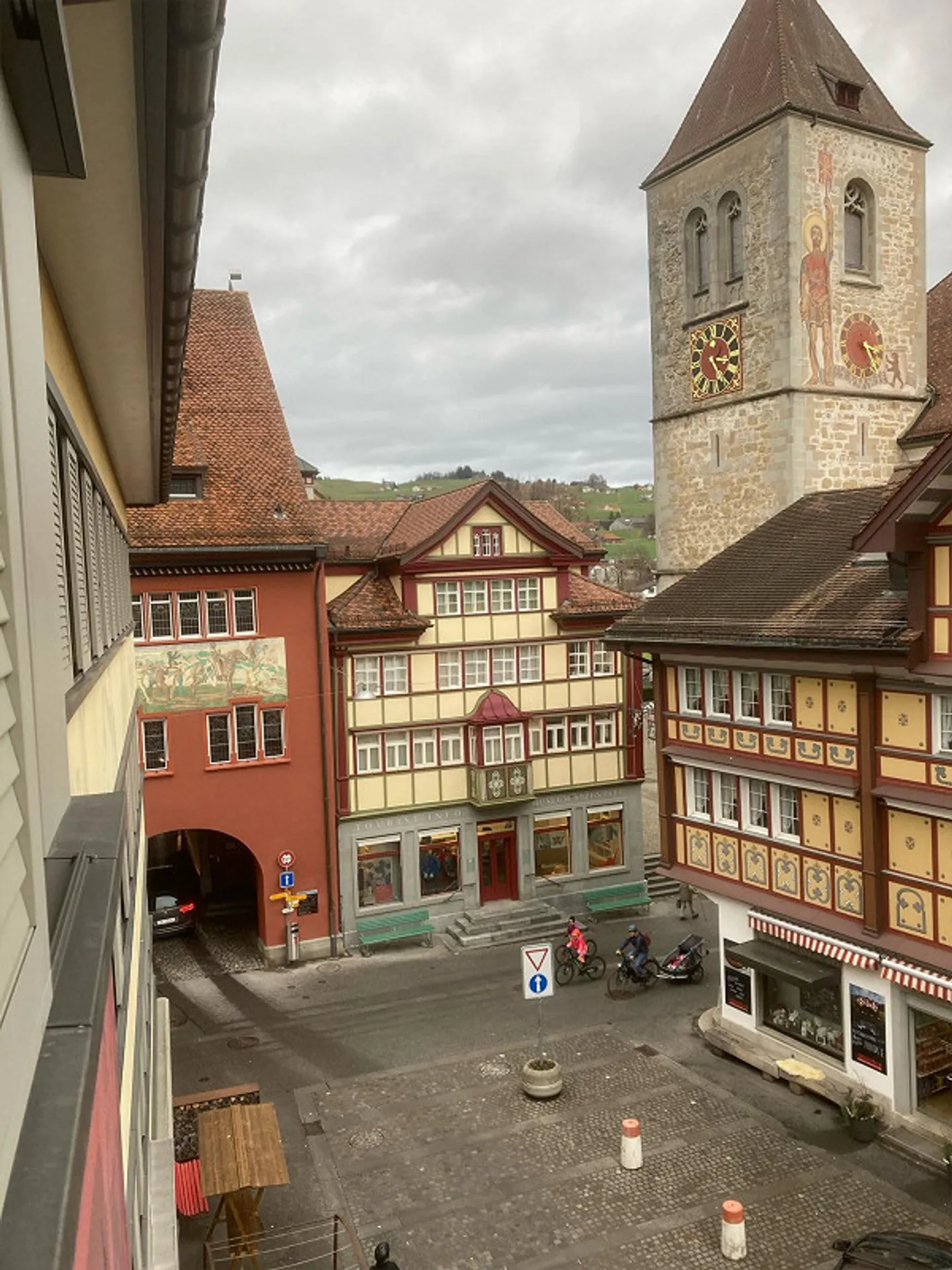 Like-new 4.5 room apartment in the heart of Appenzell - Photo 1 of 13