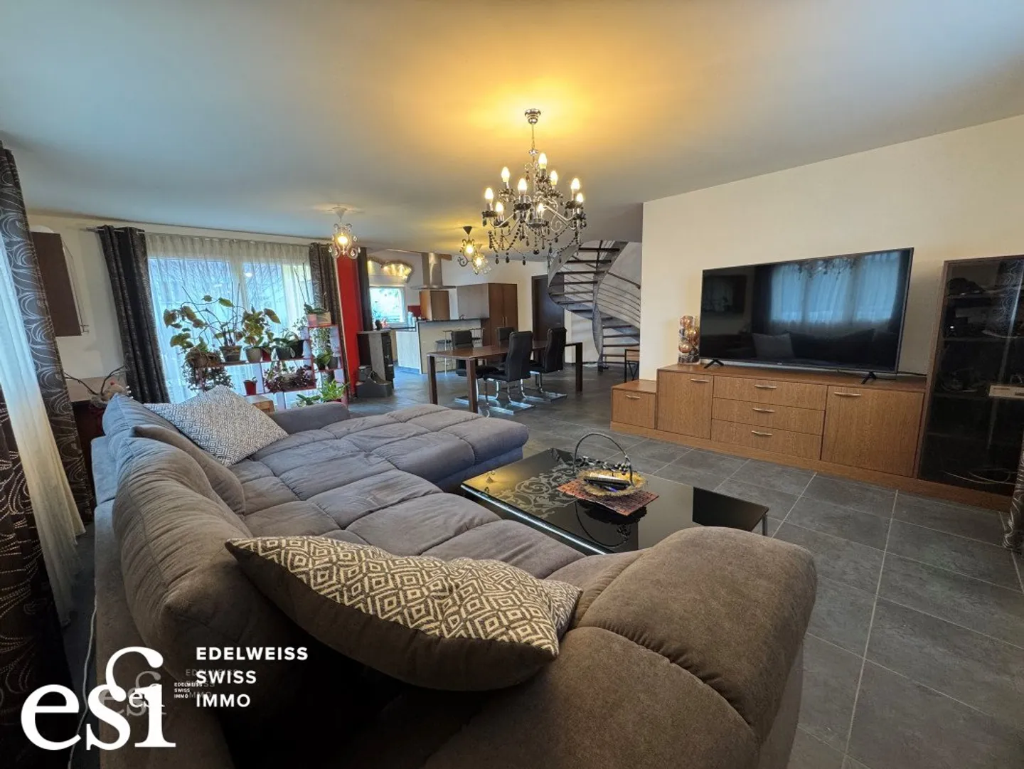 Spaziosa villa indipendente di 5.5 stanze e il suo annesso a Muraz - Foto 5 di 22