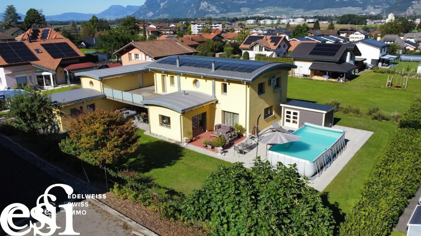 Spaziosa villa indipendente di 5.5 stanze e il suo annesso a Muraz - Foto 1 di 22