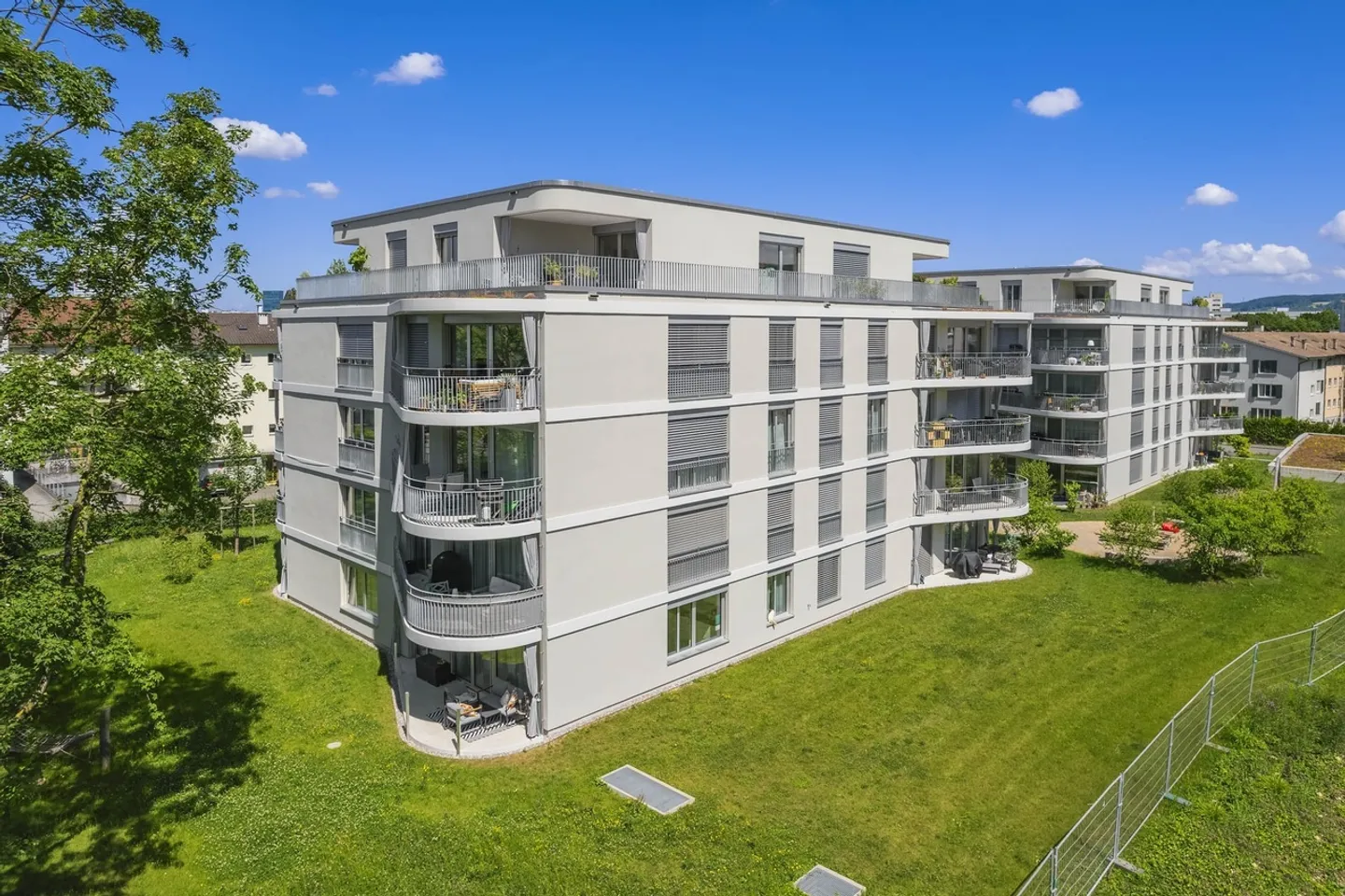 Modern Attic Apartment in Lärchengarten - Photo 2 of 10
