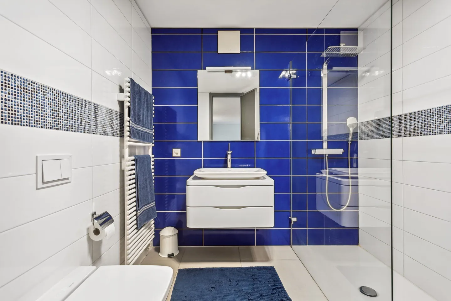 300 sqm: Elegant apartment of high standard, divided into two units - Photo 7 of 11