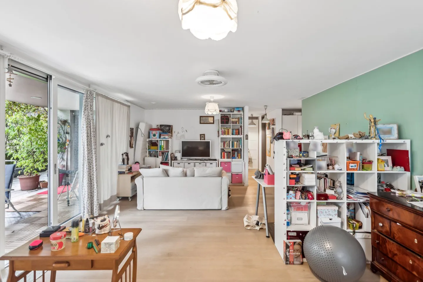 300 sqm: Elegant apartment of high standard, divided into two units - Photo 9 of 11