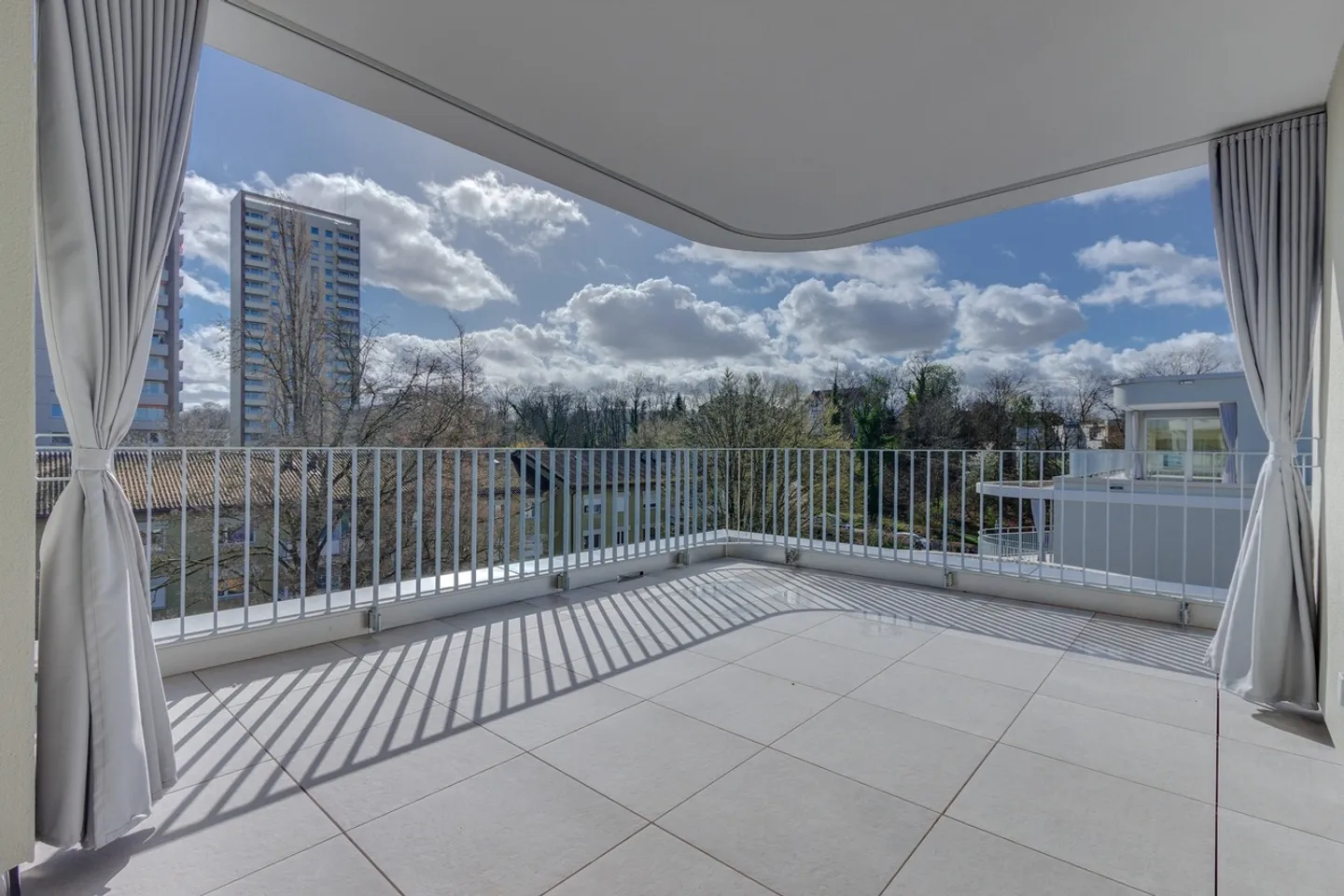 Modern Attic Apartment in Lärchengarten - Photo 7 of 10