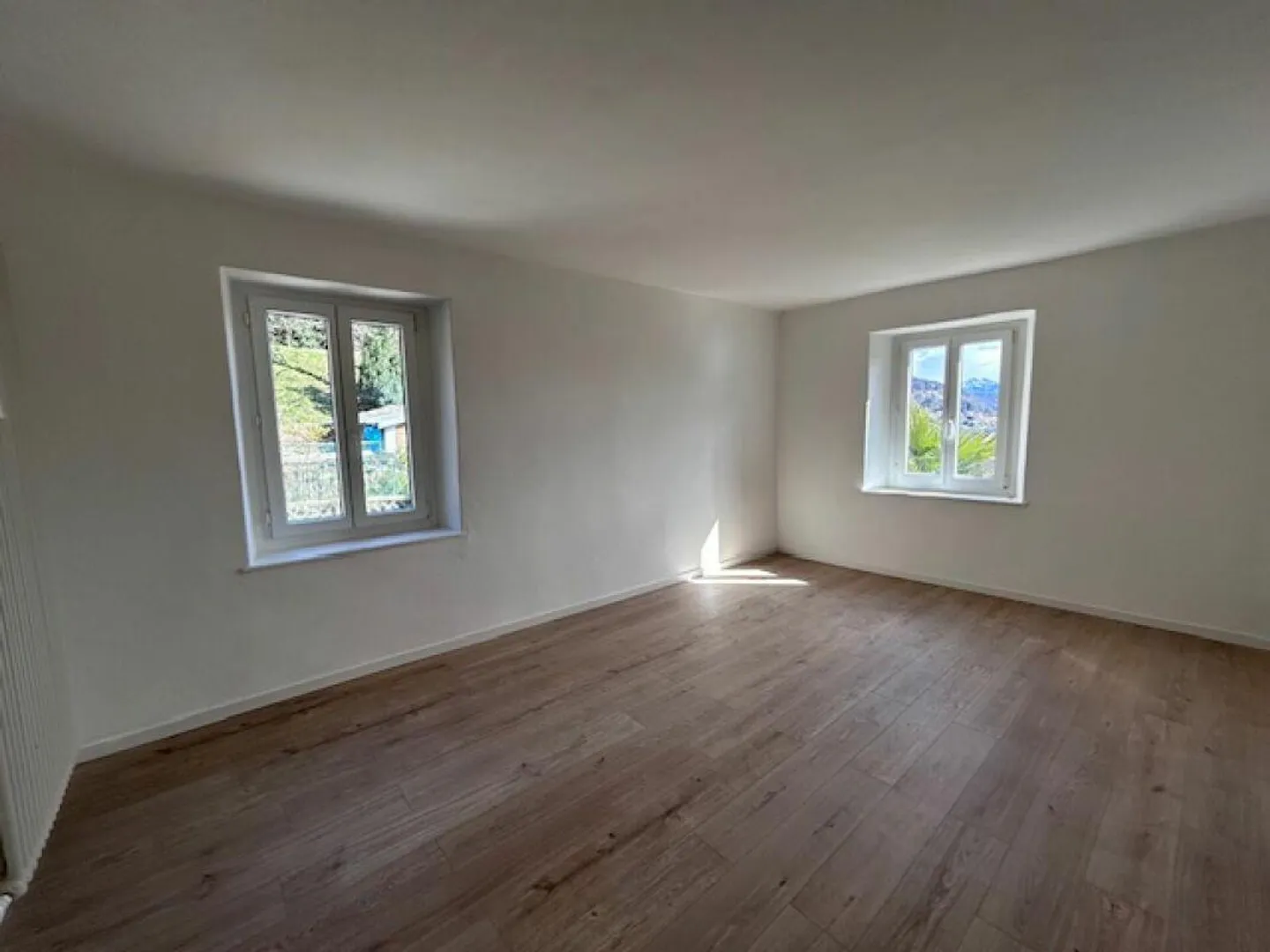 LARGE HOUSE WITH TWO APARTMENTS - GARDEN AND SPECTACULAR VIEW - Photo 10 of 27
