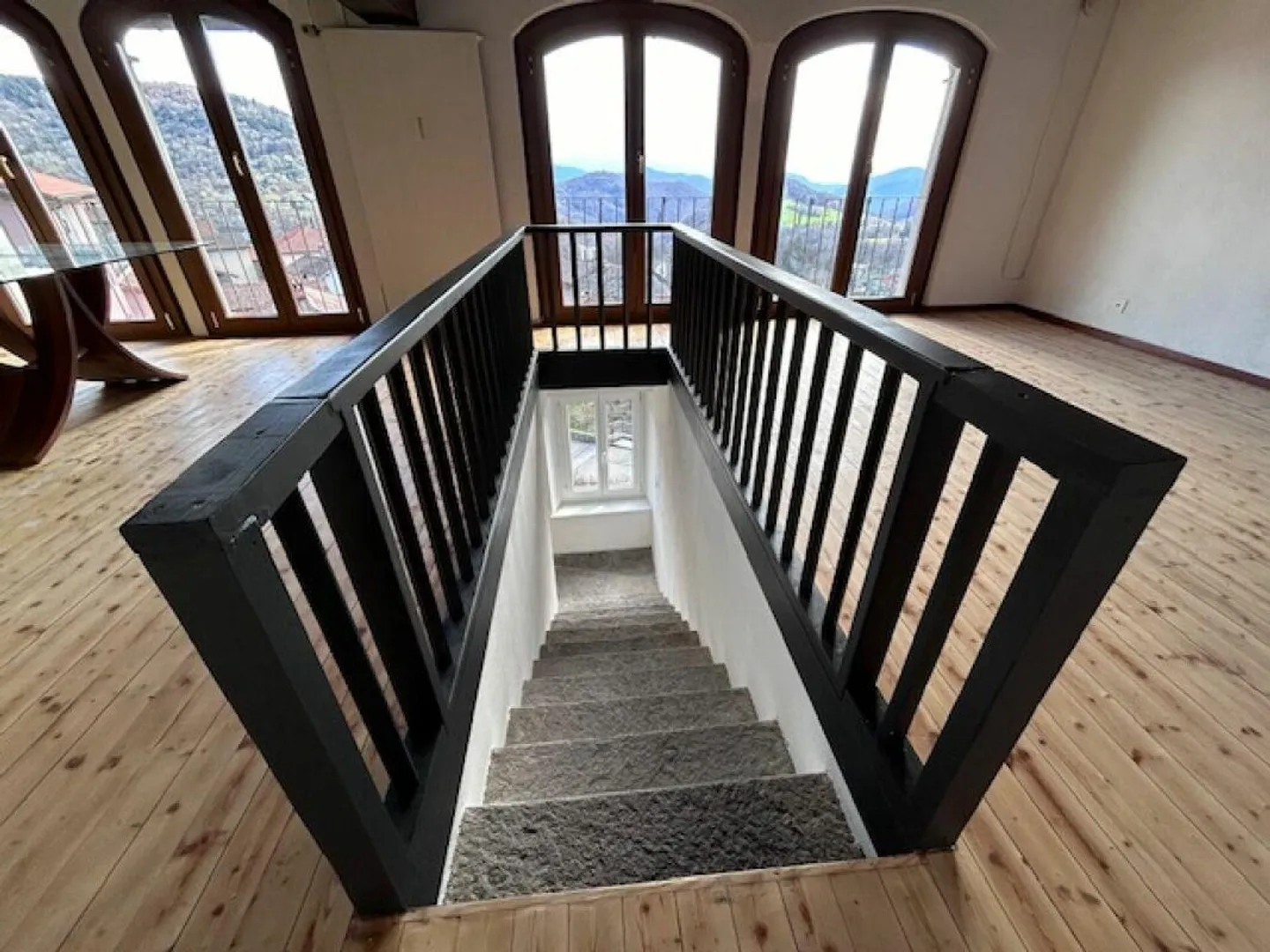 LARGE HOUSE WITH TWO APARTMENTS - GARDEN AND SPECTACULAR VIEW - Photo 16 of 27
