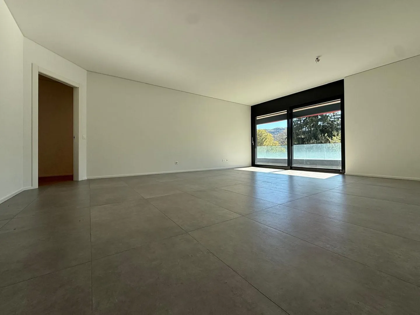 NEW AND SPACIOUS 4.5 AT 3P WITH TWO TERRACES AND VIEW IN VACALLO - Photo 4 of 10