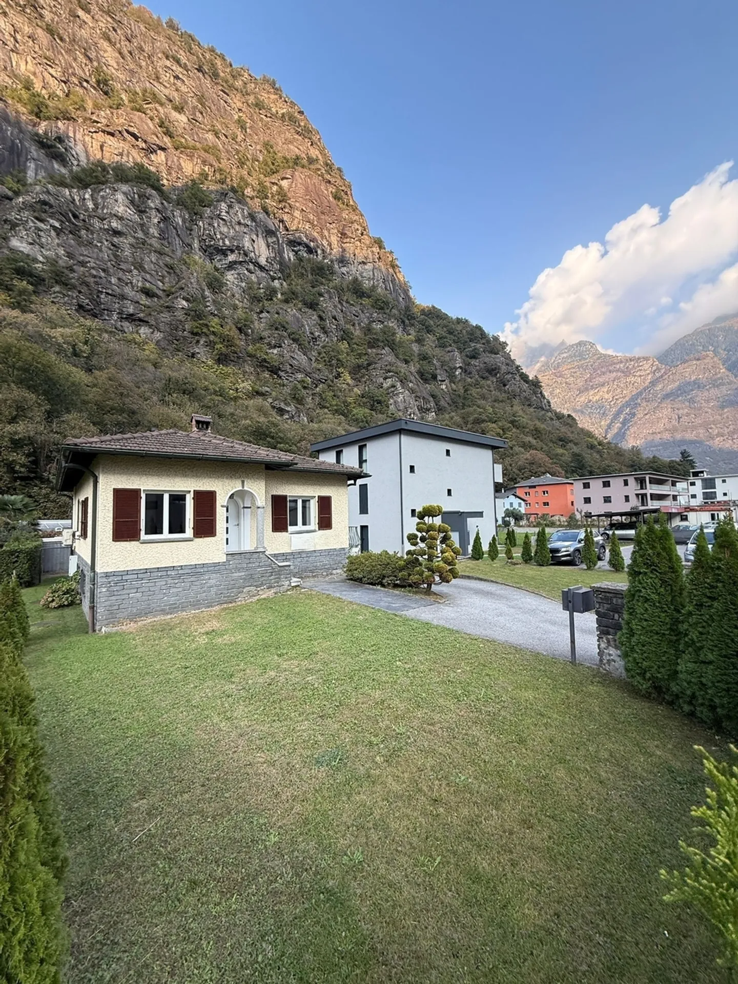 Maison indépendante élégante de 4,5 pièces avec vue sur les montagnes à Pollegio - Photo 2 sur 13