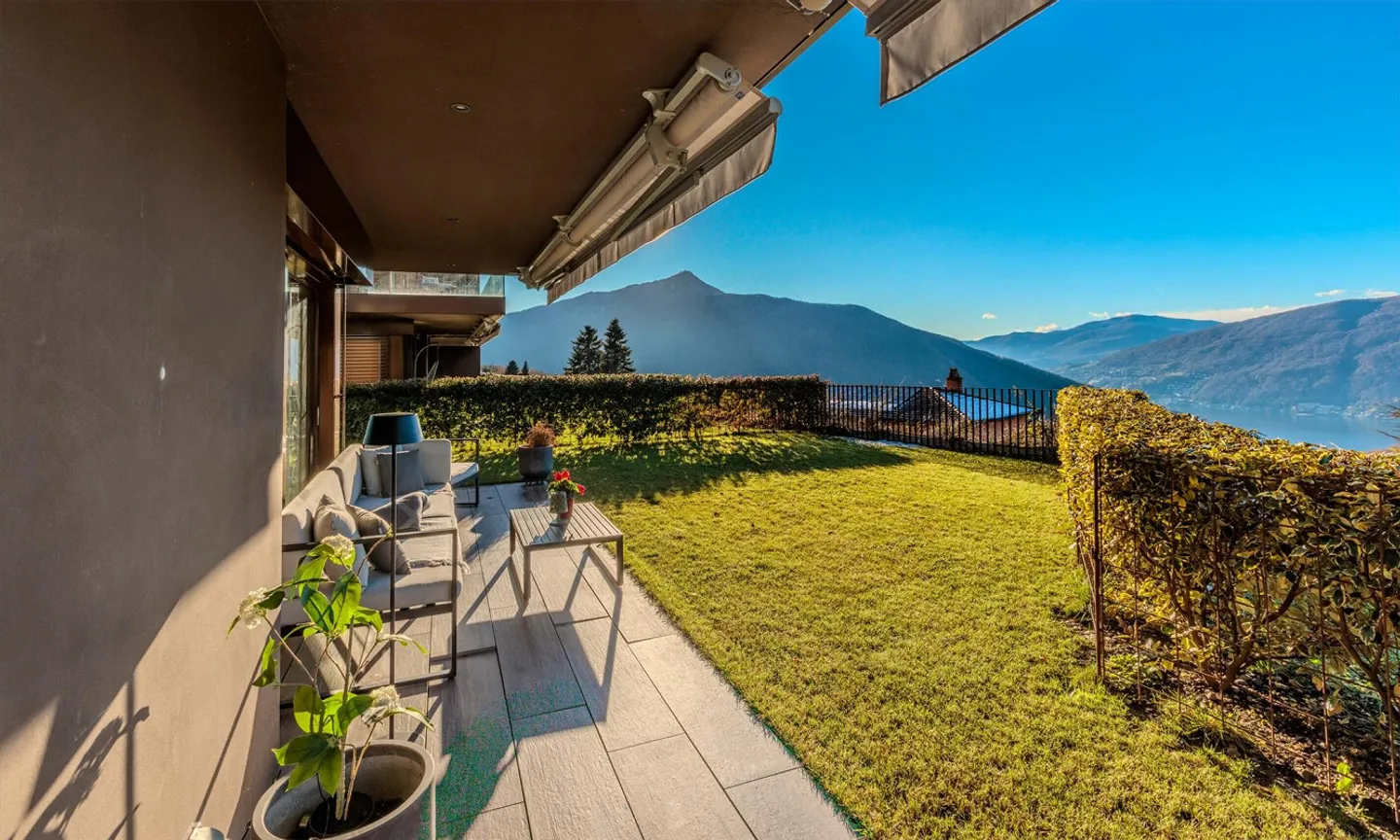 SUPERBE APPARTEMENT 3.5 PIÈCES AVEC VUE SUR LE LAC ET JARDIN À ROVIO - Photo 2 sur 11