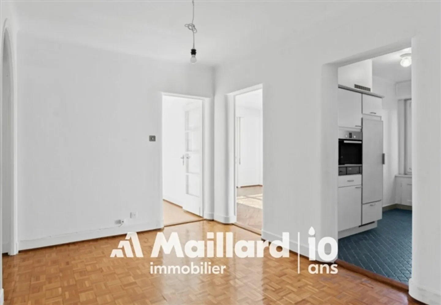 Appartement lumineux et idéalement situé de 4,5 pièces - Photo 3 sur 13