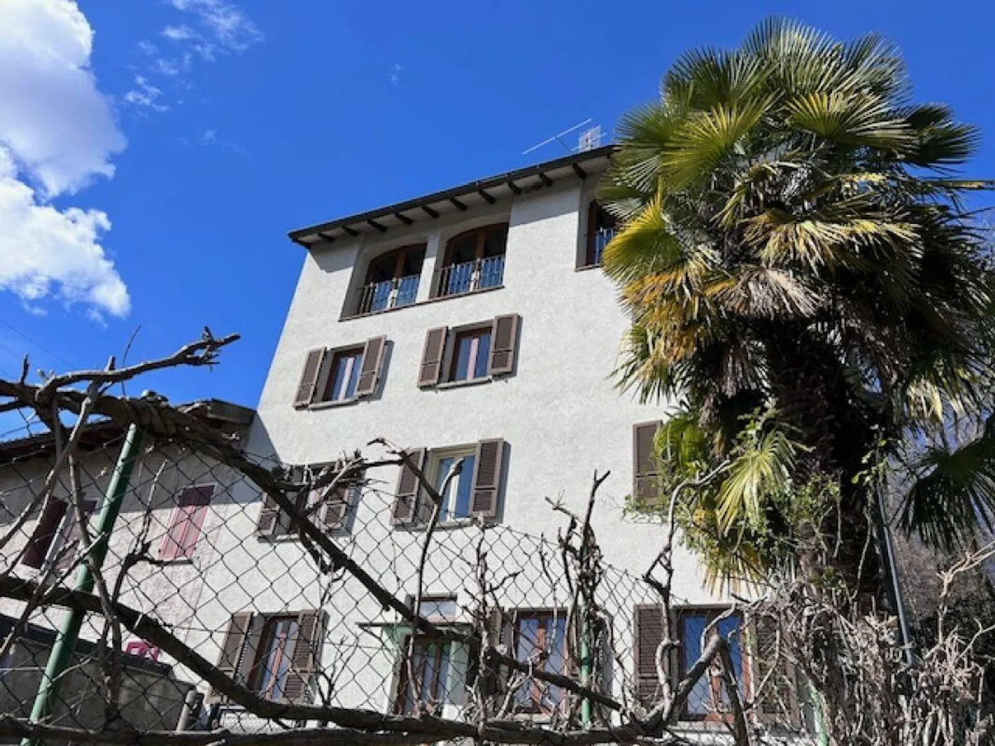 LARGE HOUSE WITH TWO APARTMENTS - GARDEN AND SPECTACULAR VIEW - Photo 24 of 27