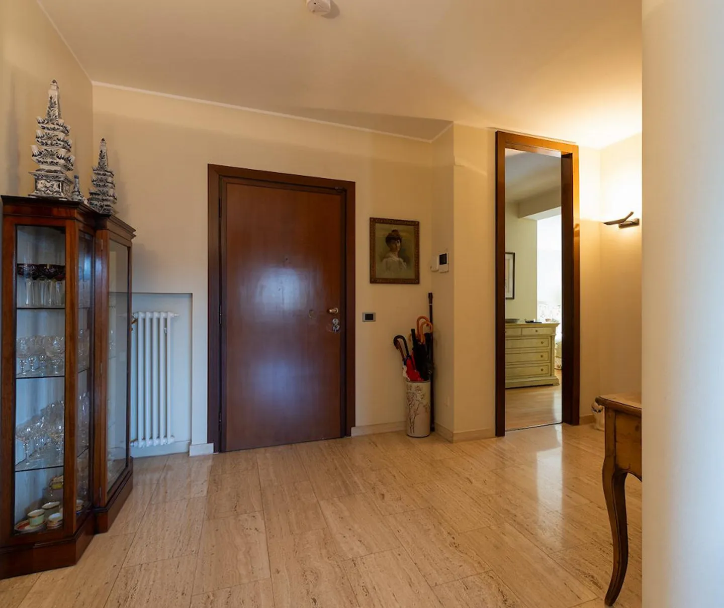 Penthouse élégant avec vue partielle sur le lac de Lugano - Photo 4 sur 10