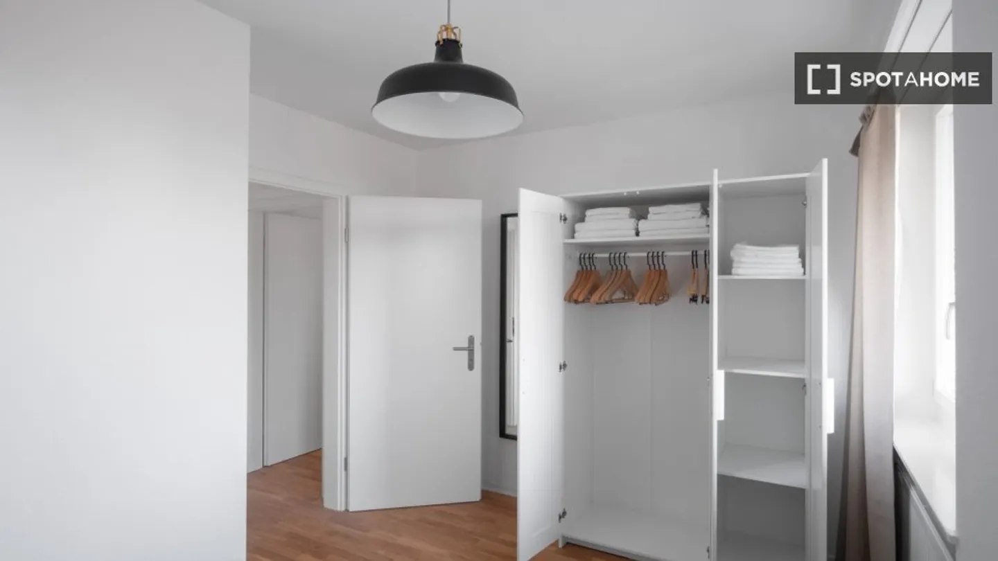 Entdecke, besichtige und miete dein neues Zuhause online mit vollem Vertrauen. - Foto 11 von 17