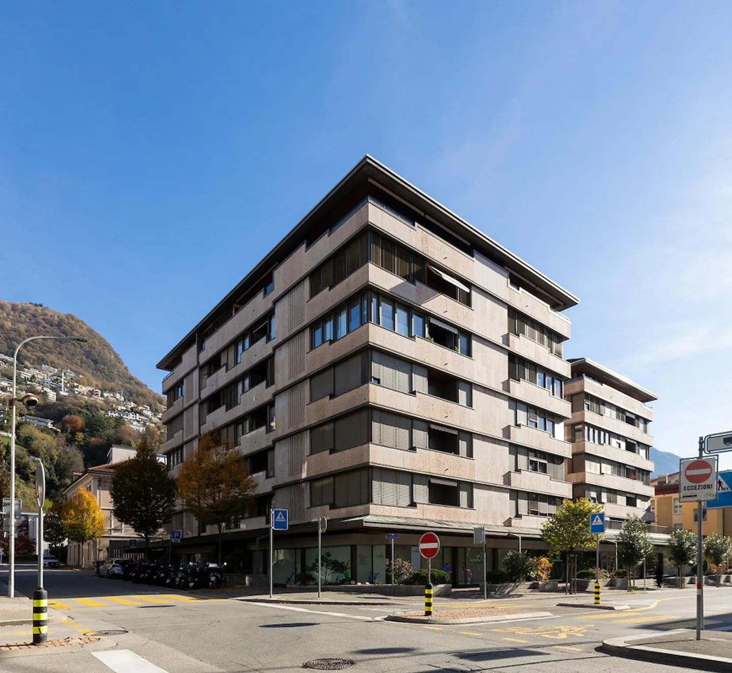 Penthouse élégant avec vue partielle sur le lac de Lugano - Photo 10 sur 10