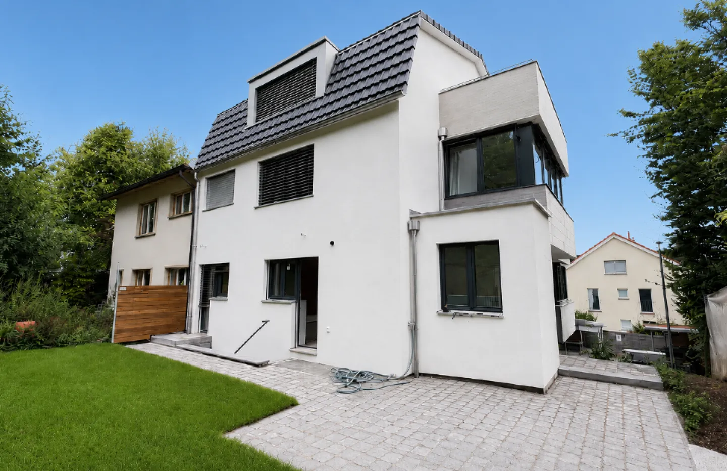 Newly renovated 3.5 and 4.5 room apartments - available separately or together in Oberwil - Photo 19 of 19