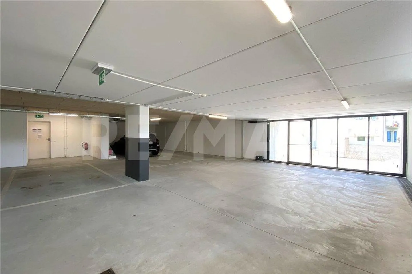 Modern 2.5-room apartment with balcony and panoramic view - Photo 11 of 11