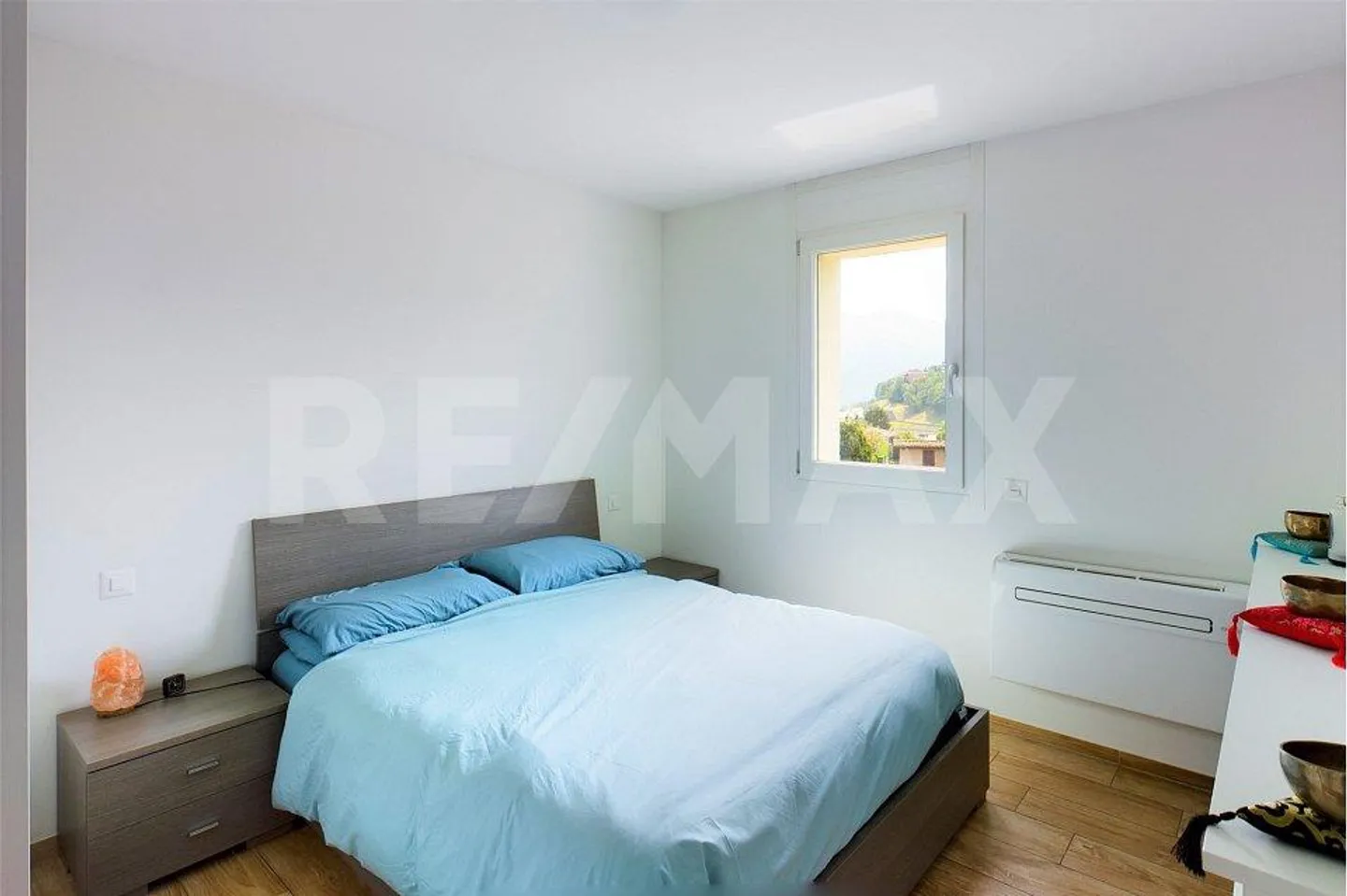 Modern 2.5-room apartment with balcony and panoramic view - Photo 9 of 11