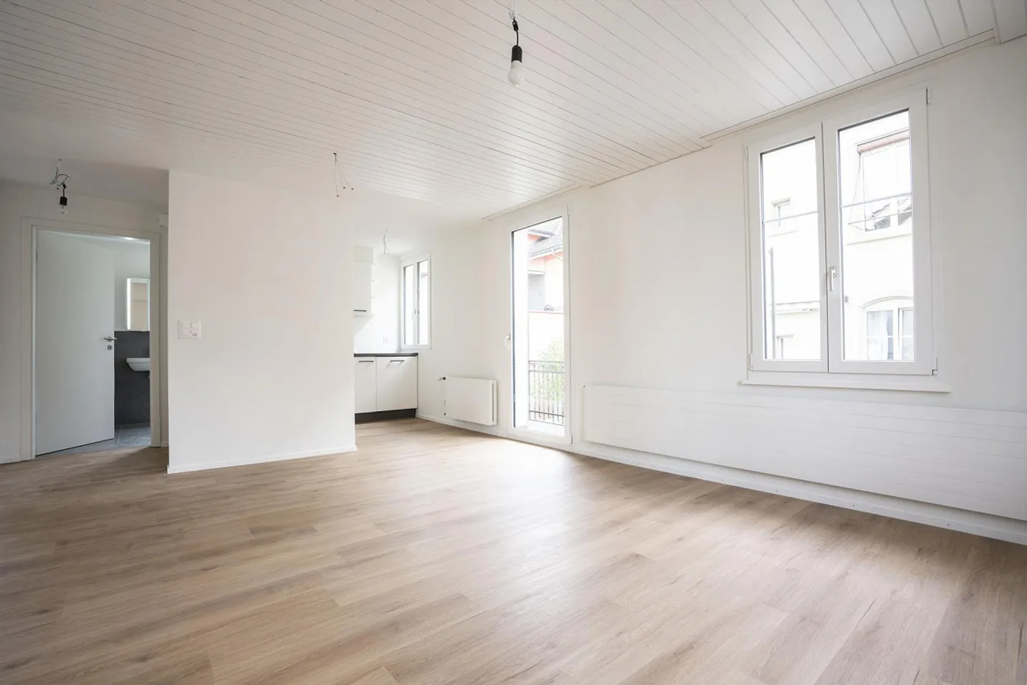 Charming home, quiet location, near train station - Photo 1 of 10