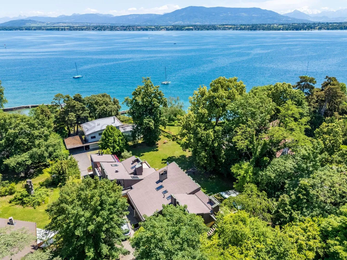 Grande maison avec vue sur le lac - Photo 13 sur 13