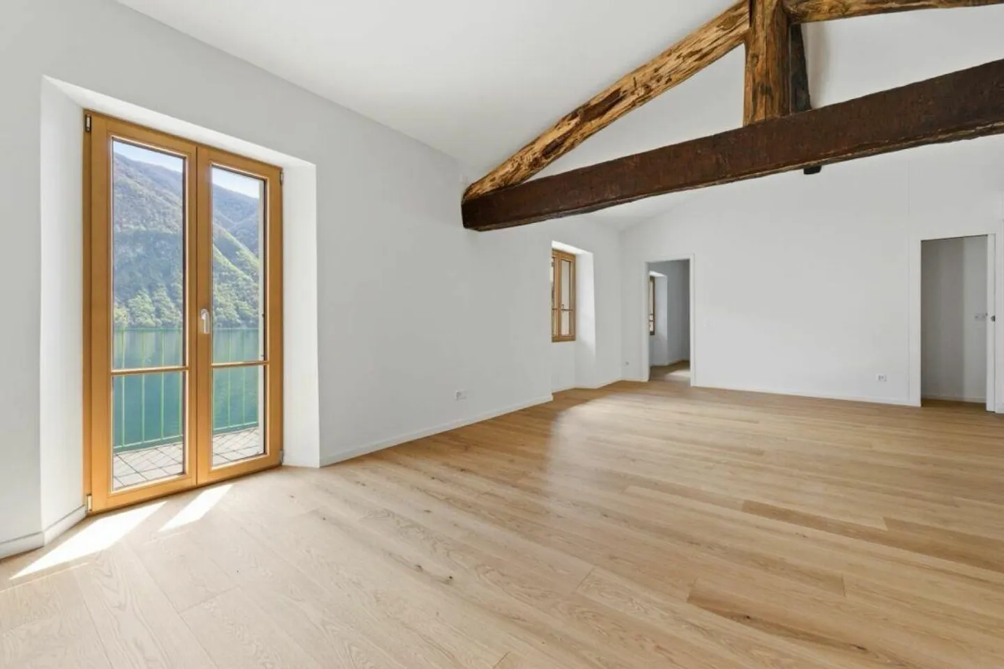 Meraviglioso appartamento fronte lago a Gandria con piccolo molo privato - Foto 2 di 14