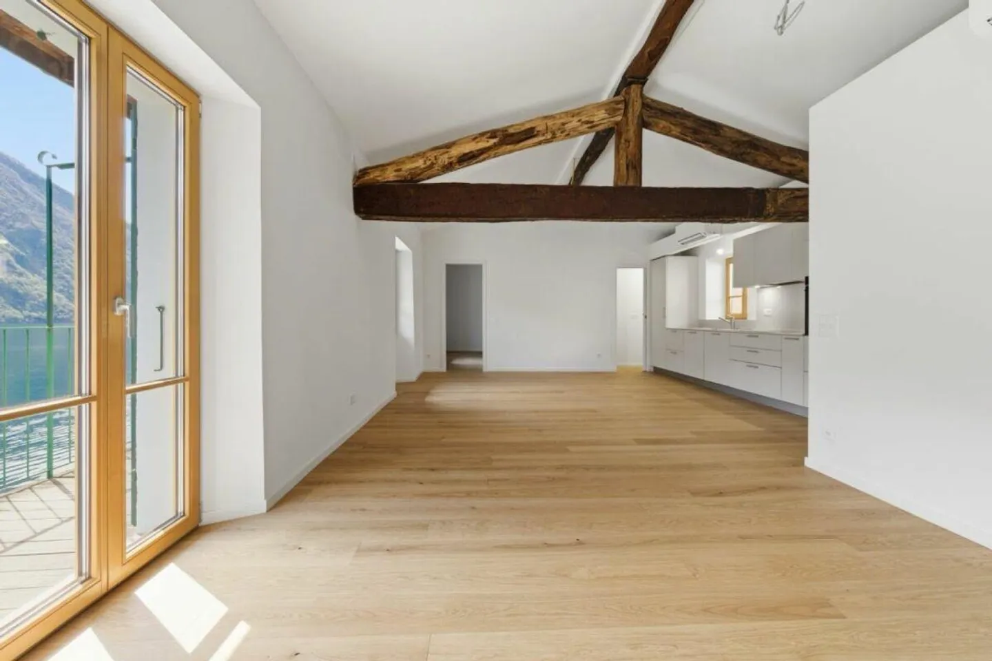 Meraviglioso appartamento fronte lago a Gandria con piccolo molo privato - Foto 5 di 14