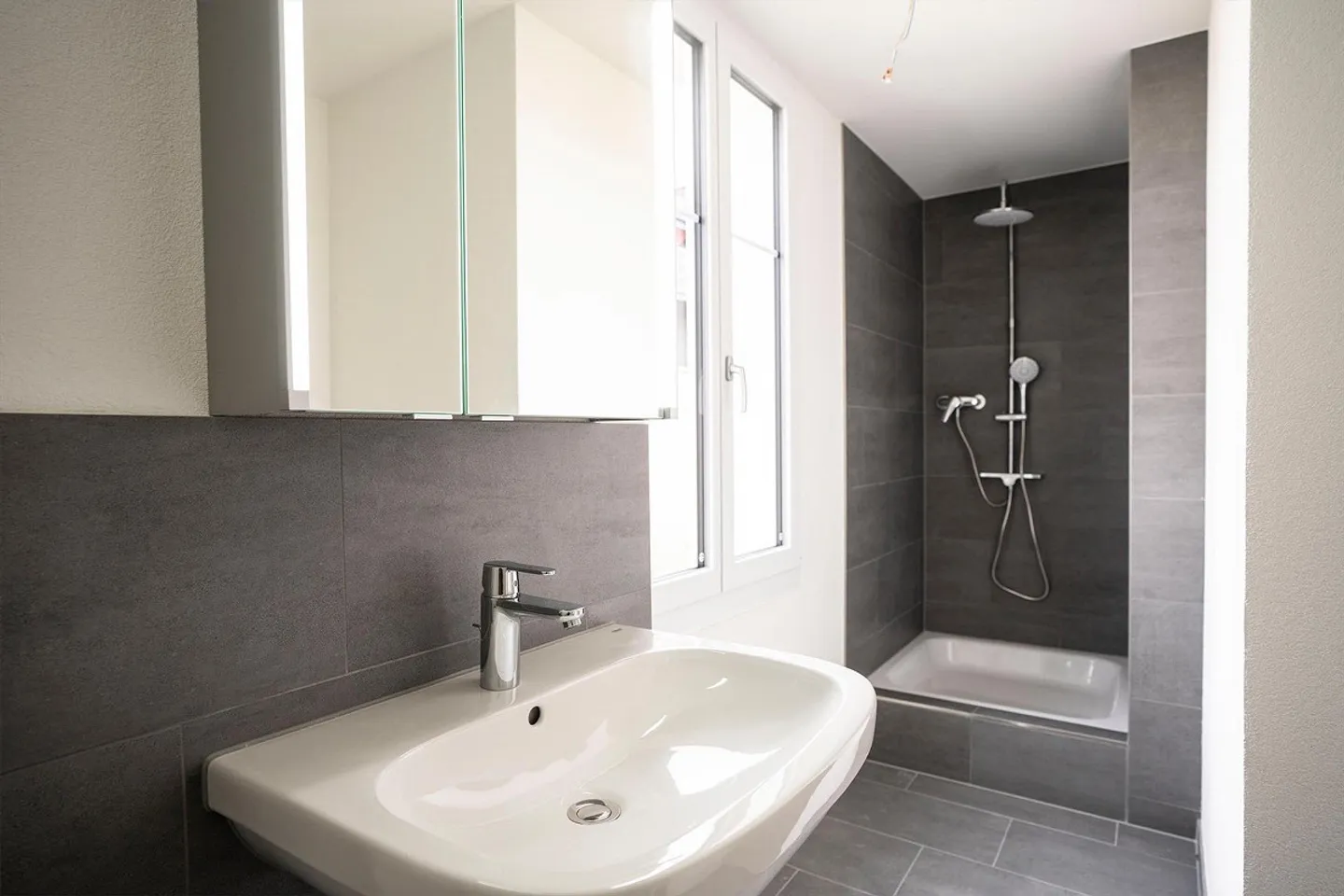 Charming home, quiet location, near train station - Photo 3 of 10