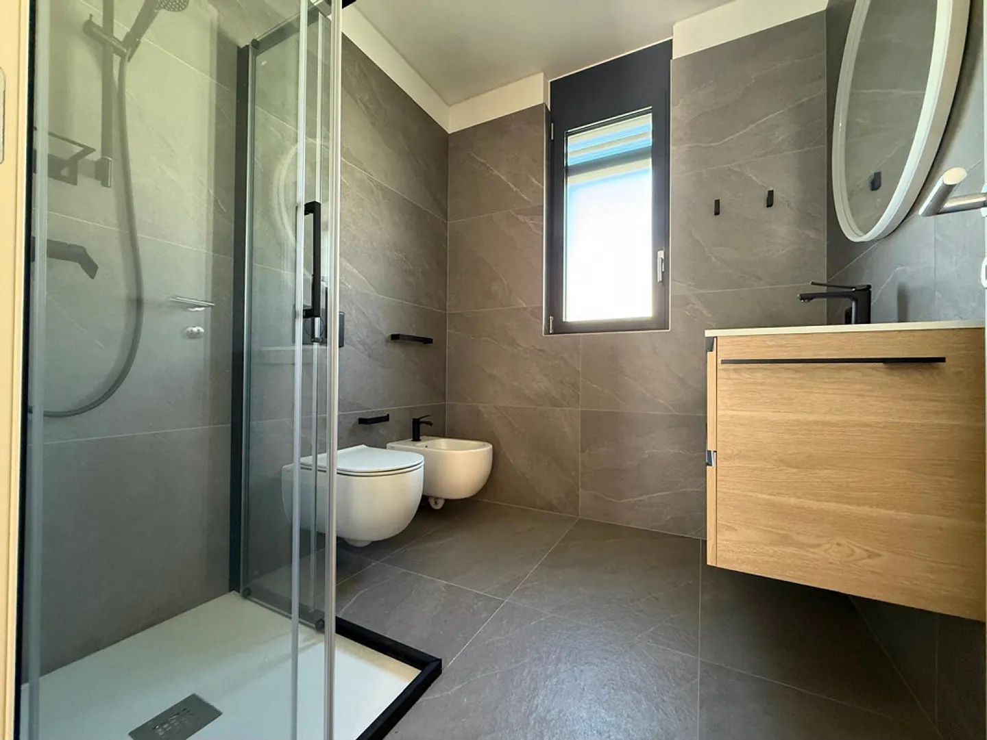 NEW AND SPACIOUS 4.5 AT 3P WITH TWO TERRACES AND VIEW IN VACALLO - Photo 9 of 10