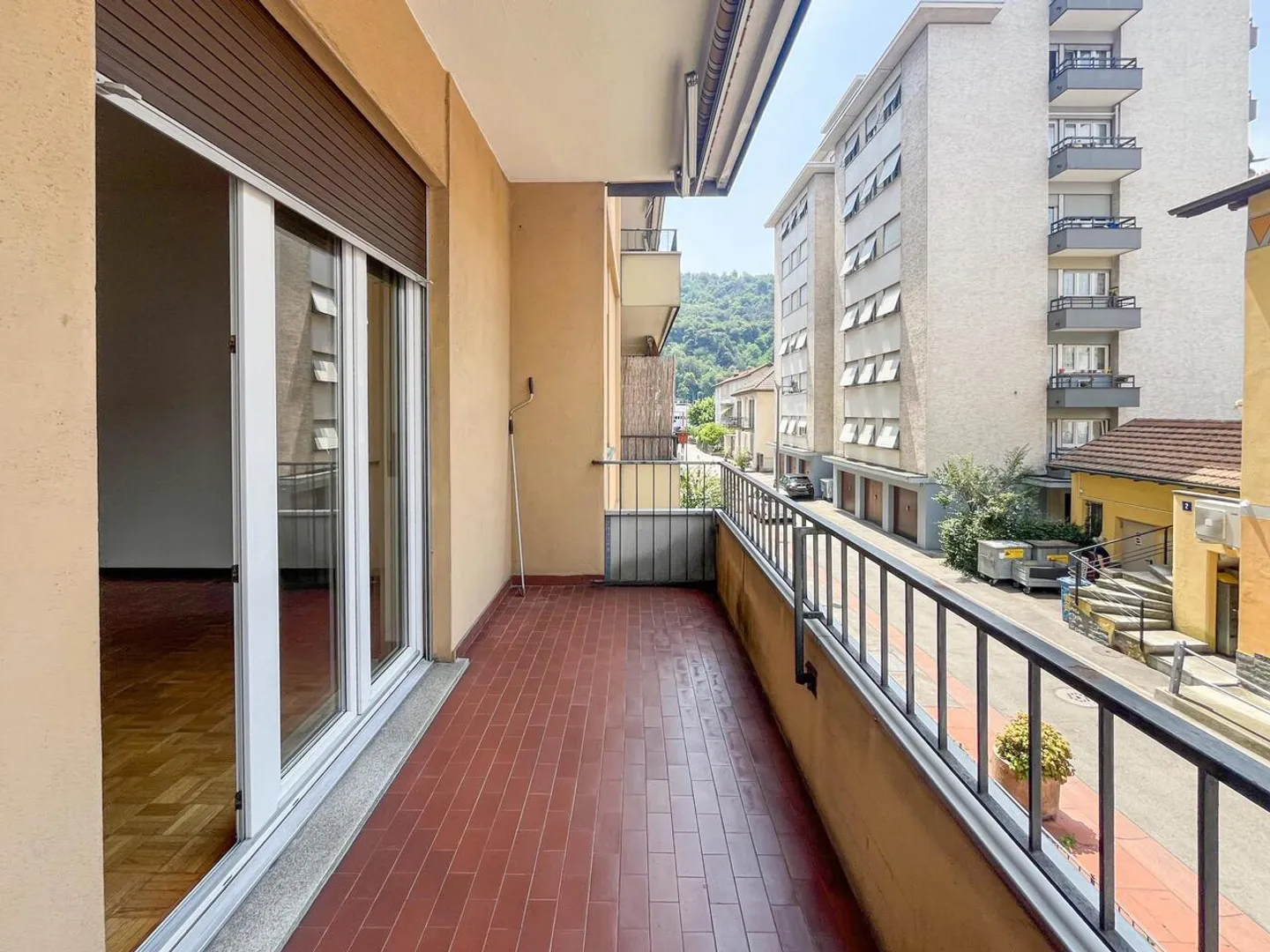 APPARTAMENTO DI 3.5 LOCALI IN ZONA PALAPENZ A CHIASSO - Foto 4 di 7