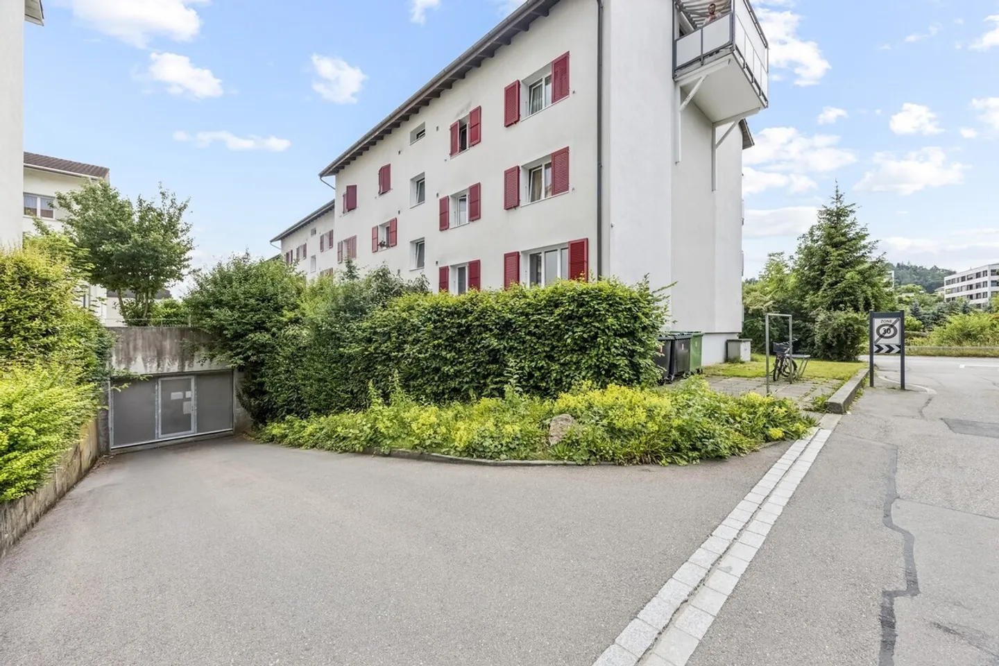 Cozy 4-room apartment for rent in Burgdorf - Photo 1 of 10