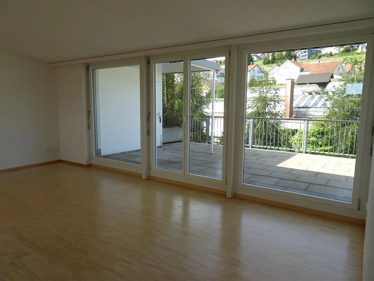 Appartamento con ampia terrazza invita a sostare - Foto 5 di 9