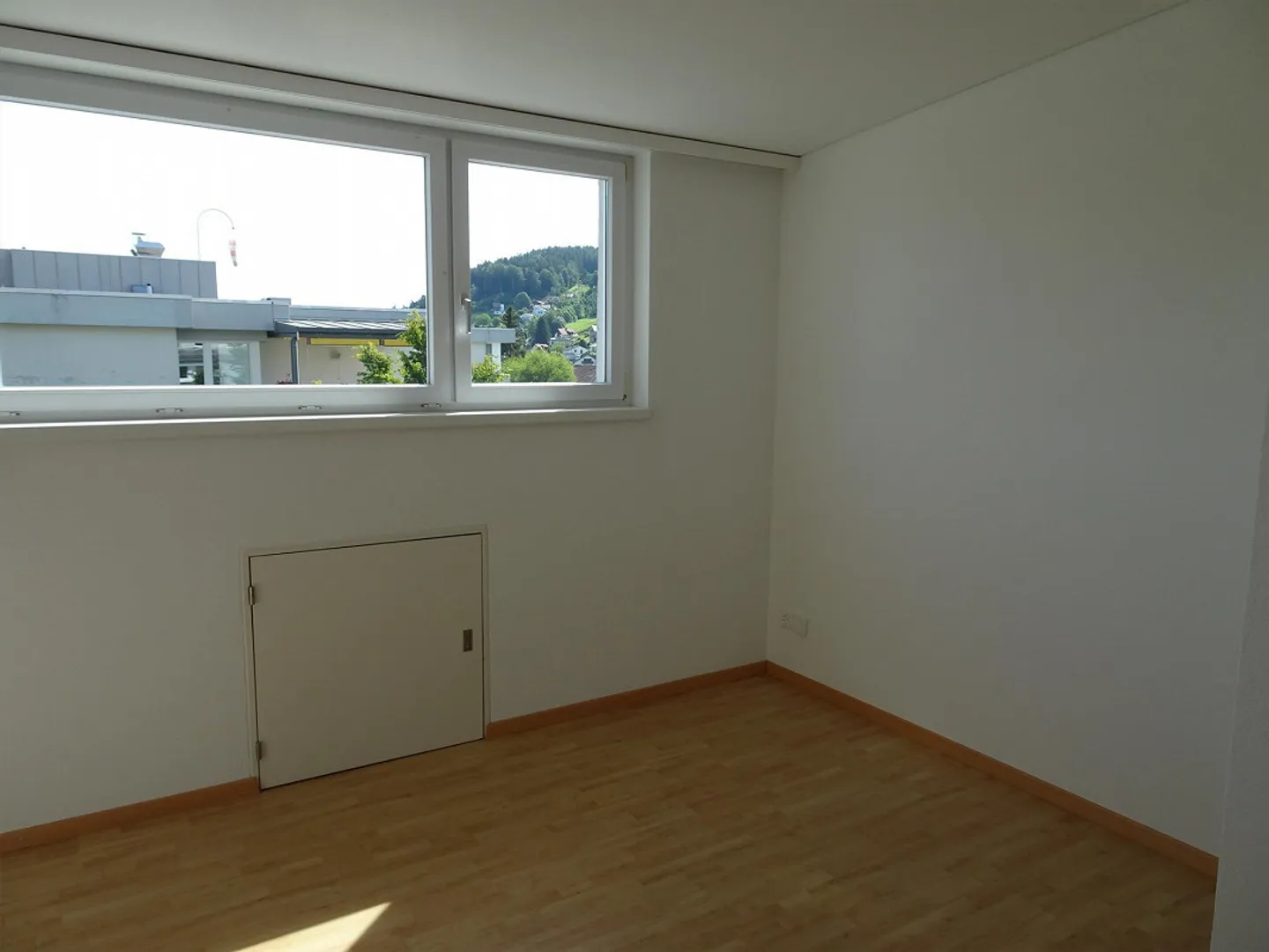 Appartamento con ampia terrazza invita a sostare - Foto 8 di 9