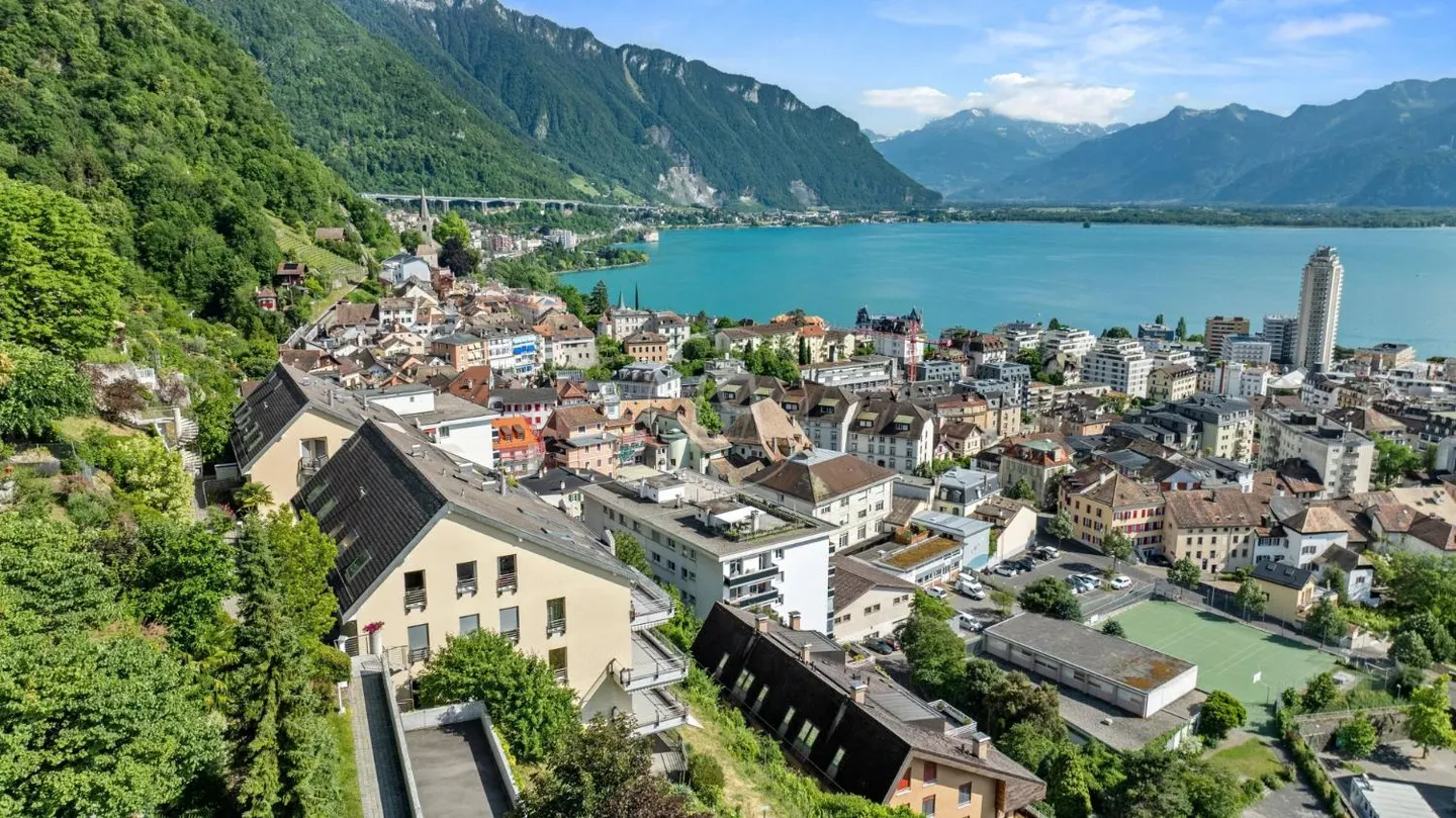 Superbo appartamento con vista panoramica a Montreux - Foto 3 di 13