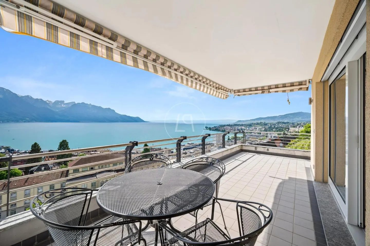 Superbo appartamento con vista panoramica a Montreux - Foto 11 di 13