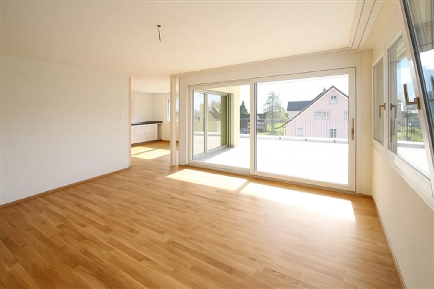 Perfect Views for Sun Enthusiasts - Photo 4 of 7