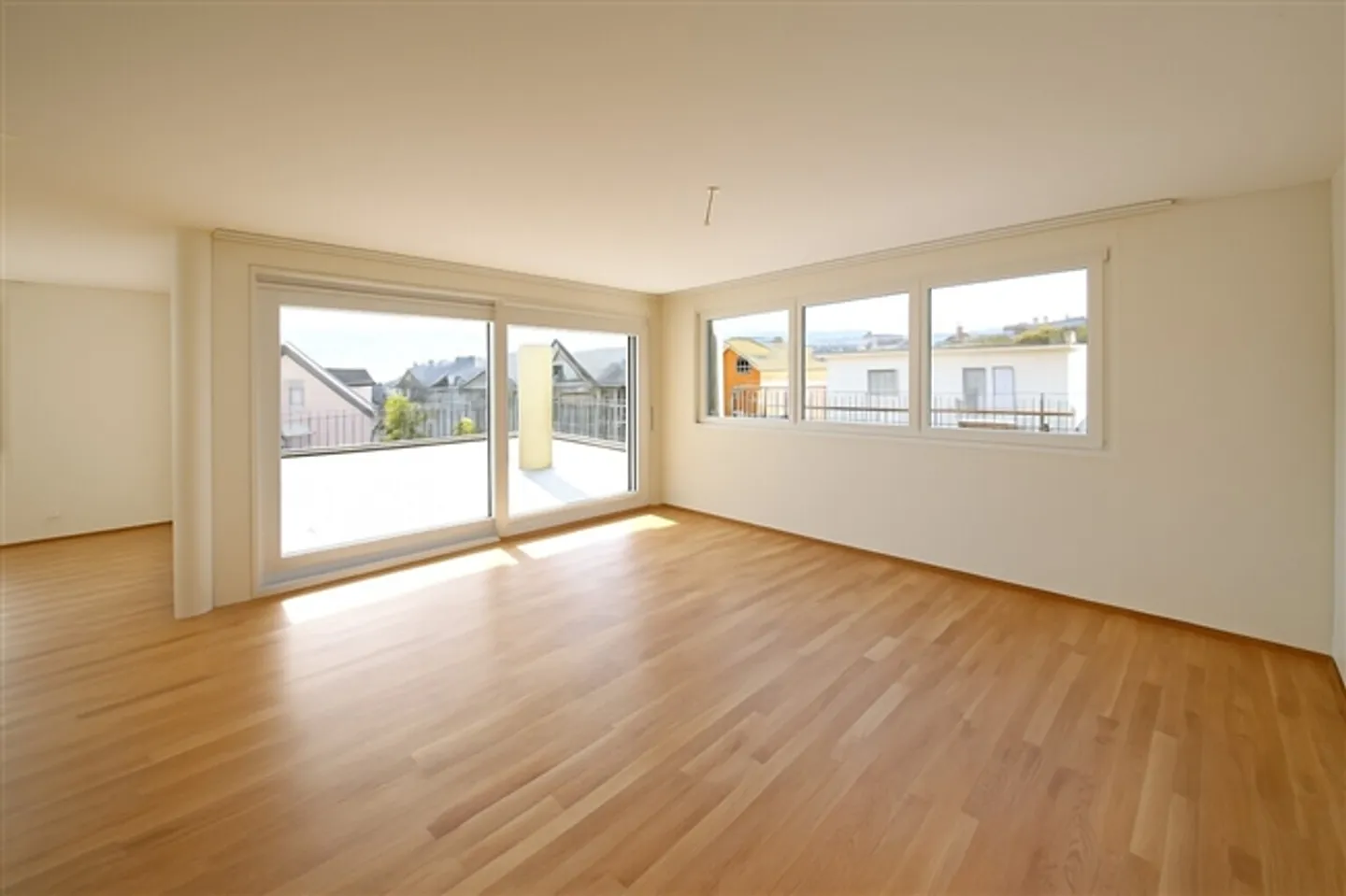 Perfect Views for Sun Enthusiasts - Photo 5 of 7