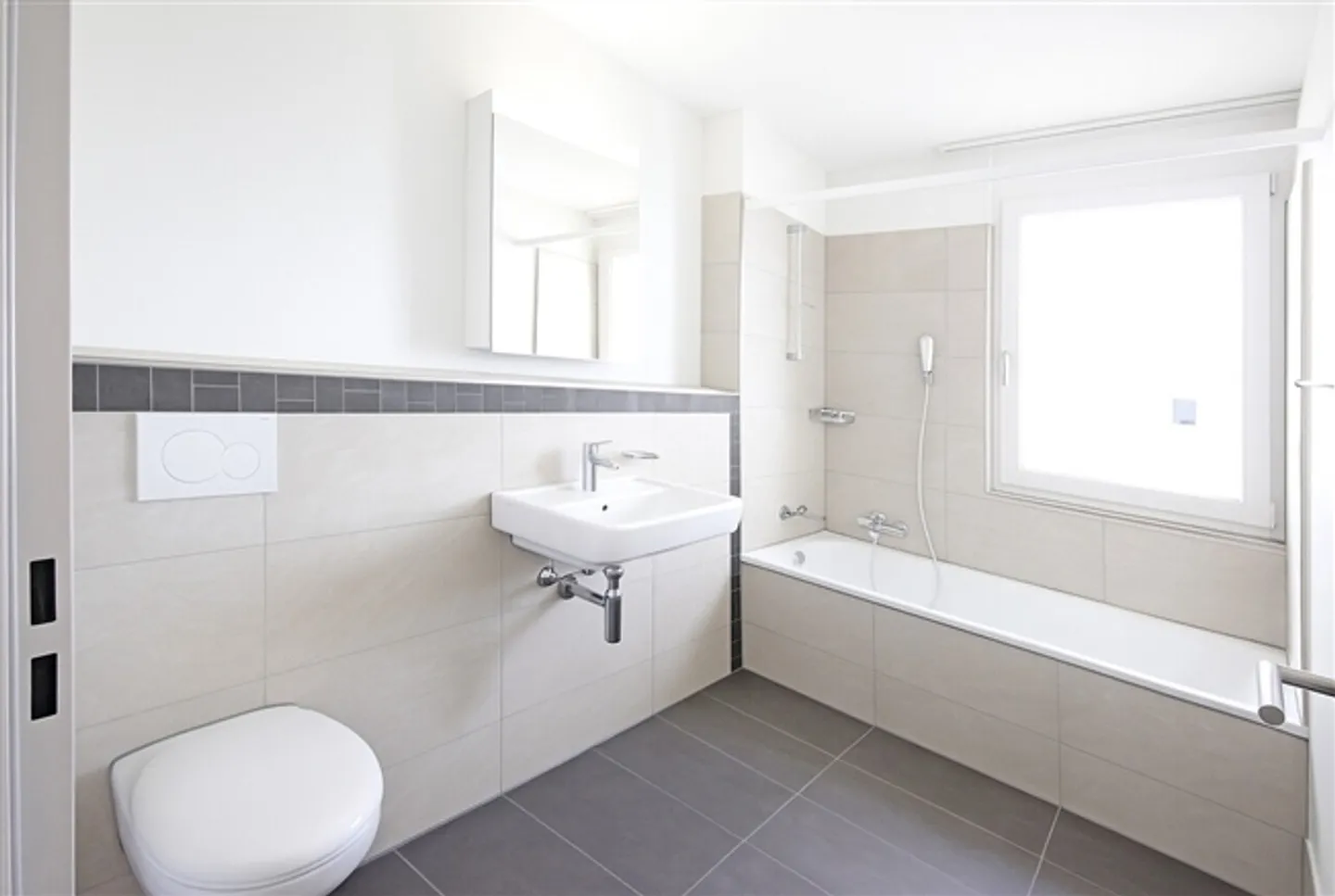 Perfect Views for Sun Enthusiasts - Photo 6 of 7