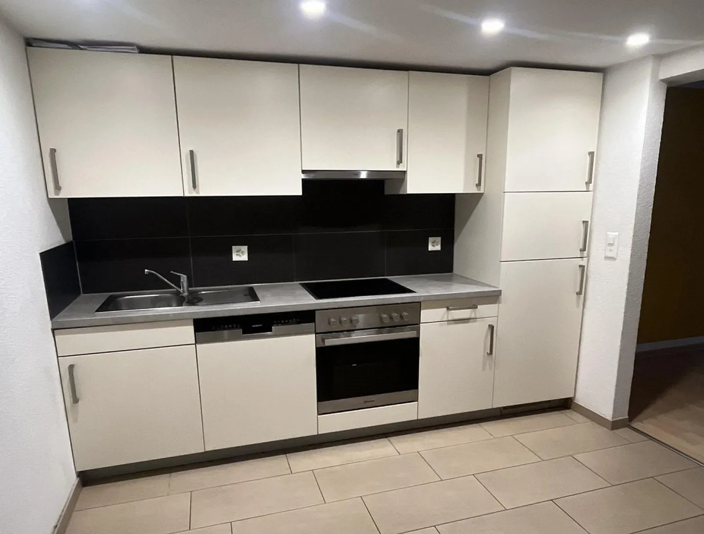 Charmante 2.5-Zimmer-Erdgeschosswohnung in ruhiger Lage von Neunkirch - Foto 1 von 4