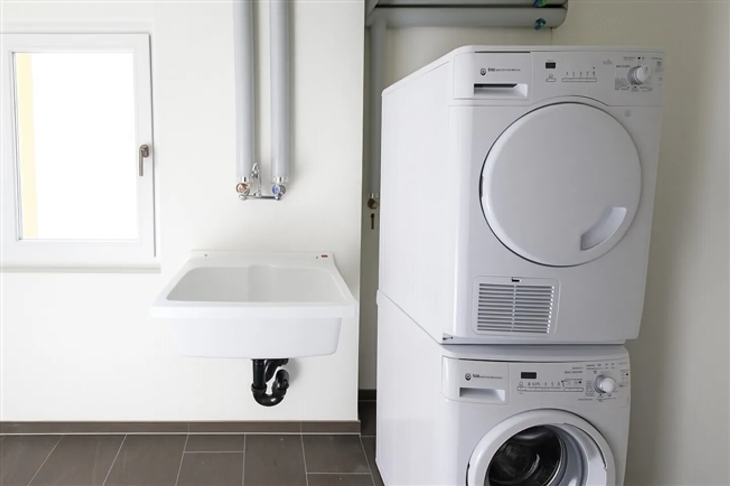 Perfect Views for Sun Enthusiasts - Photo 7 of 7