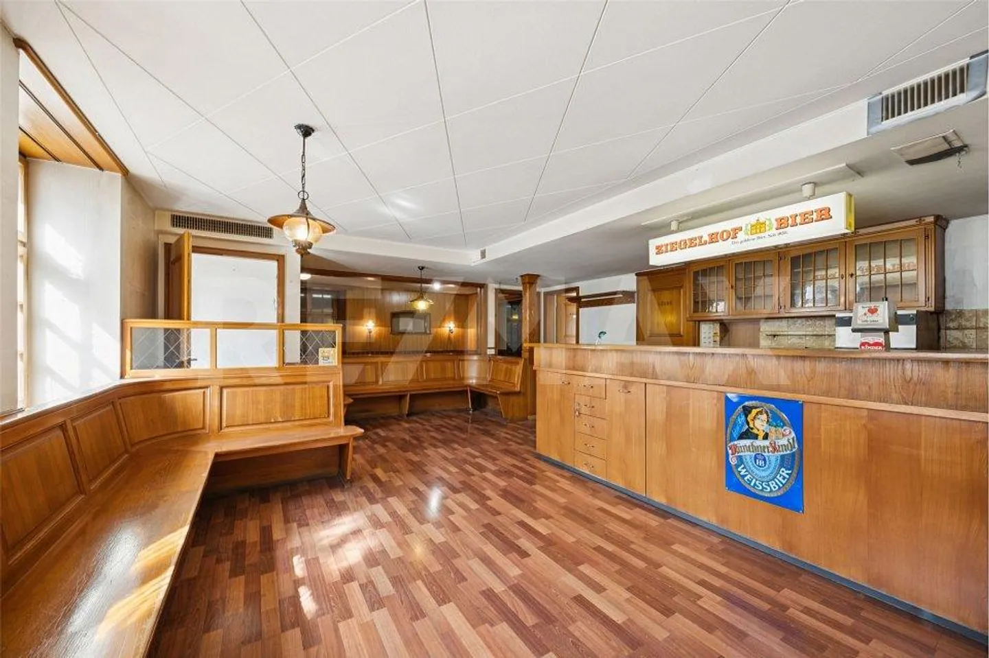 Casa residenziale e di ospitalità tradizionale con potenziale in una posizione privilegiata… - Foto 4 di 13