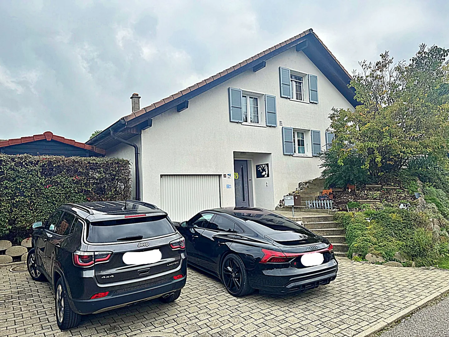 «Wunderschöne freistehende Villa mit großem Garten in einem Wohnviertel» - Foto 4 von 23
