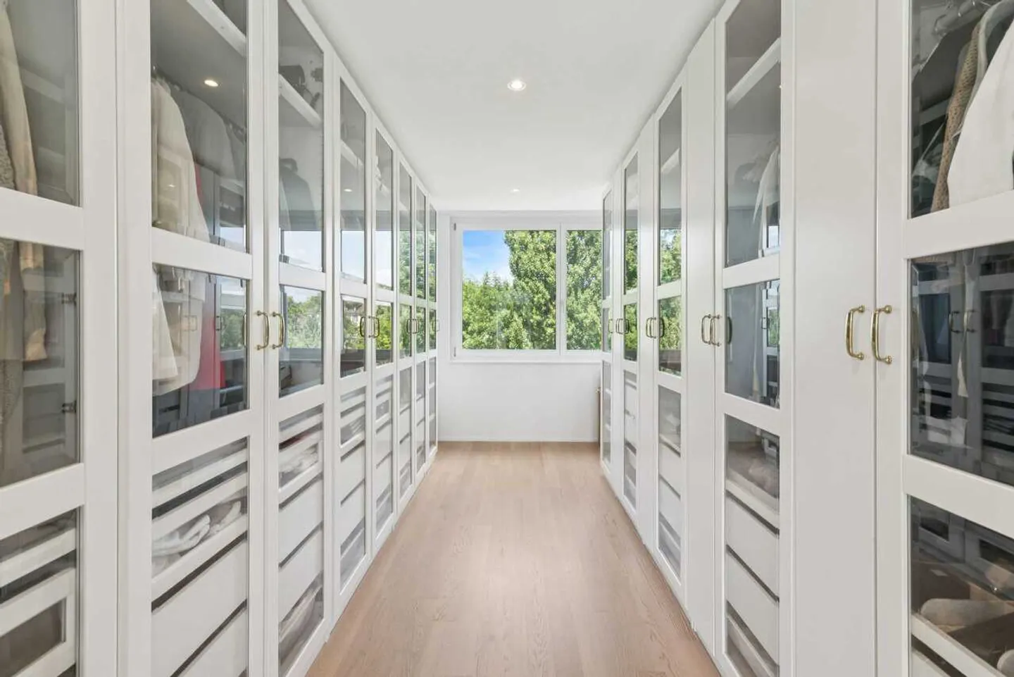 Maison mitoyenne moderne de 7,5 pièces dans un emplacement idéal - Photo 7 sur 13