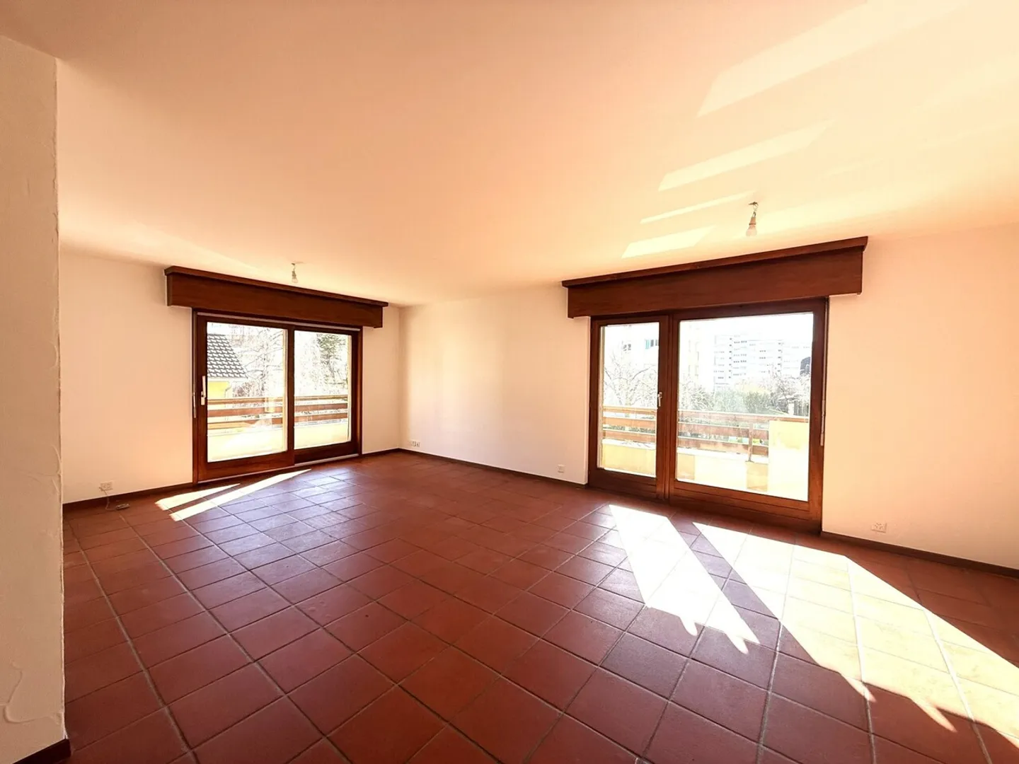 Ampio e luminoso appartamento ristrutturato di 4.5 locali al 1° piano - Foto 1 di 12