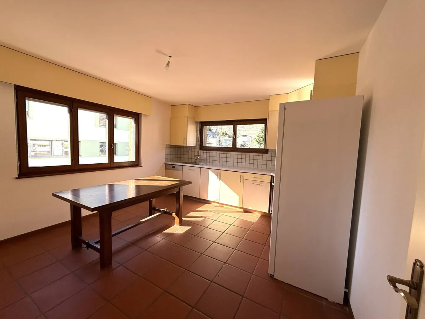 Ampio e luminoso appartamento ristrutturato di 4.5 locali al 1° piano - Foto 4 di 12