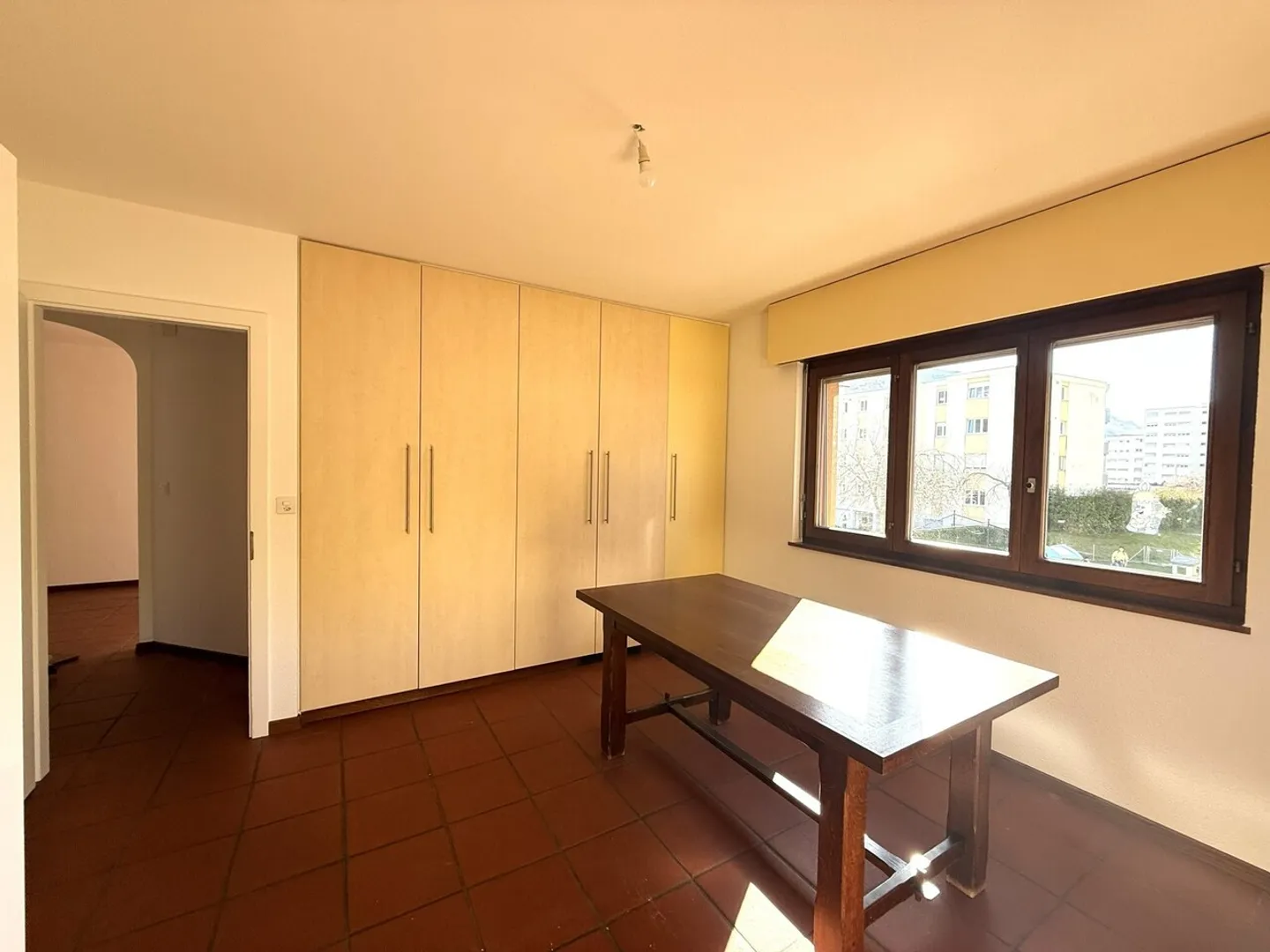 Ampio e luminoso appartamento ristrutturato di 4.5 locali al 1° piano - Foto 5 di 12