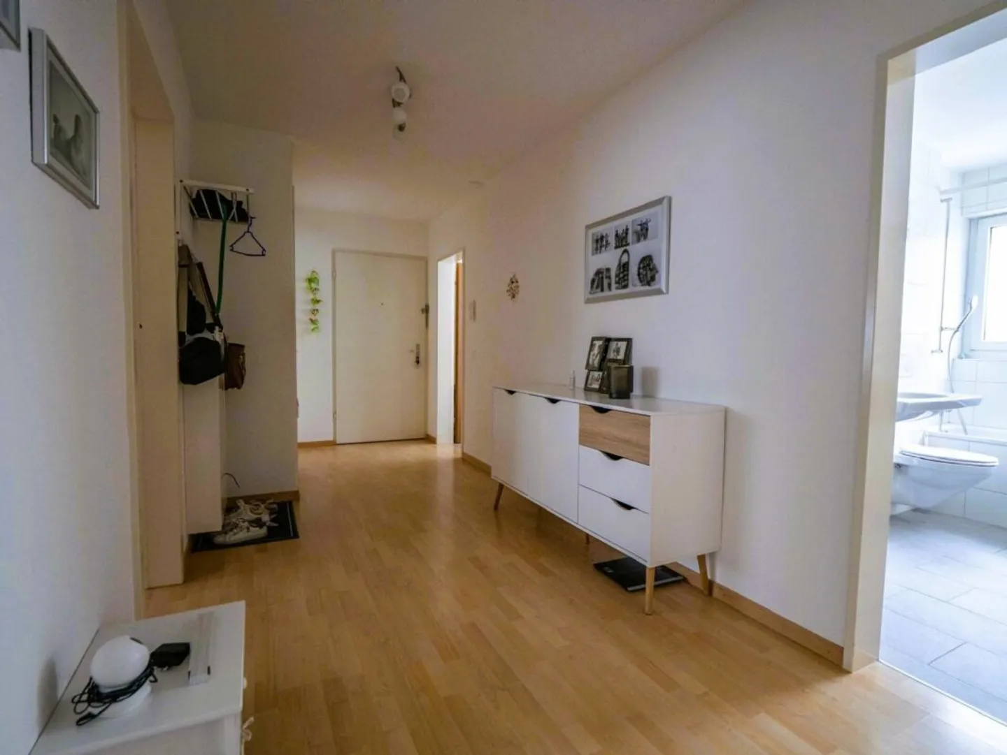 Bel appartement de 3.5 pièces avec balcon sud à Domat/Ems - Photo 4 sur 13