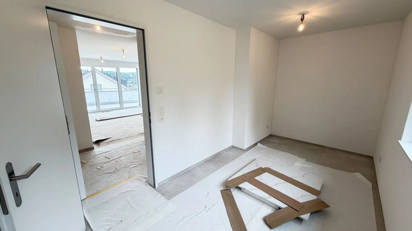 Appartement 3.5 pièces récemment rénové incluant 1 place de parking à Oberwil - Photo 5 sur 7