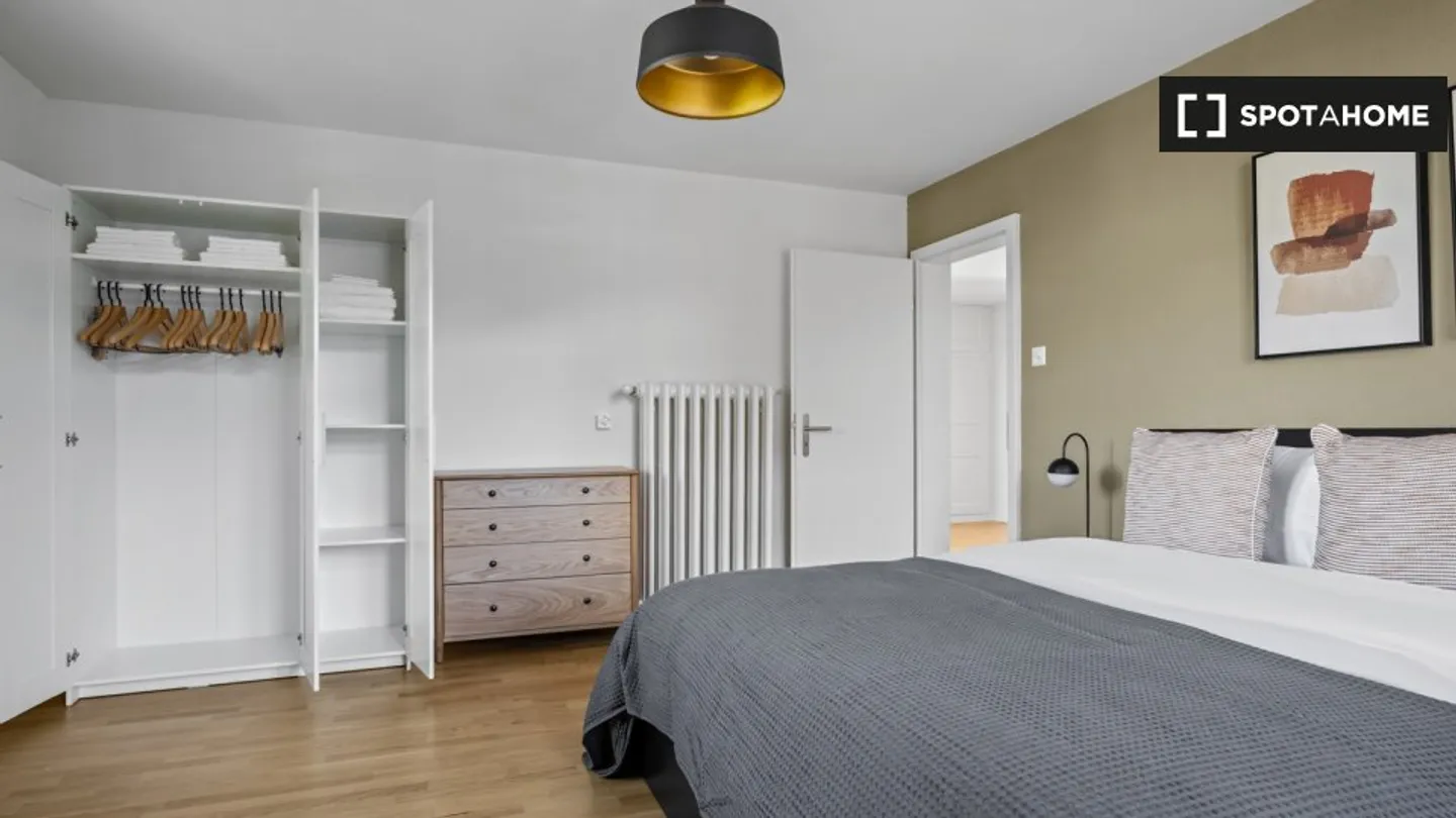 Discover, visit, and rent your new home online with complete confidence. - Photo 15 of 18